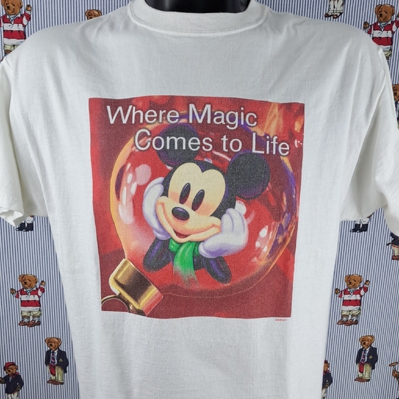 Disney Store employee Mickey Mouse Christmas ornament XL graphic white t-shirt - Picture 1 of 7